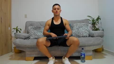 julian_wallace online show from 18, 12, 2024