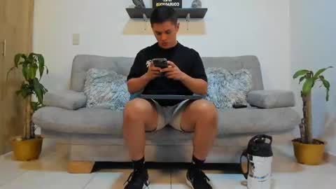 julian_wallace online show from 20, 1, 2025