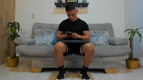 julian_wallace online show from 21, 1, 2025