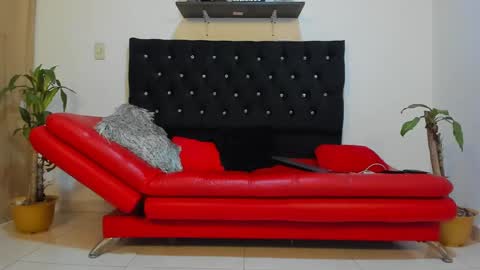 julian_wallace online show from 17, 2, 2025