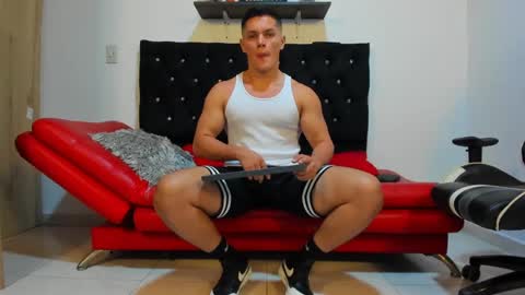 julian_wallace online show from 21, 2, 2025