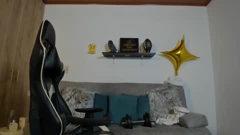 julian_wallace online show from 10, 9, 2025