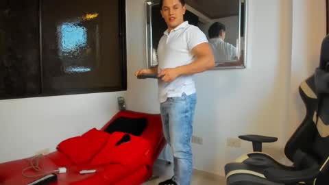 julian_wallace online show from 22, 2, 2026