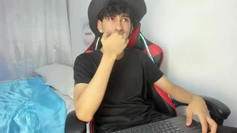 Snapshot of julian_xp chatting on 28, 4, 2026 Julian online show from 28, 4, 2026
