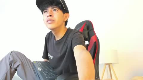 Snapshot of julian_xp chatting on 25, 5, 2026 Julian online show from 25, 5, 2026