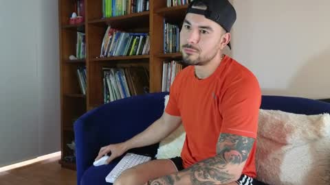 Julian online show from 24, 4, 2026