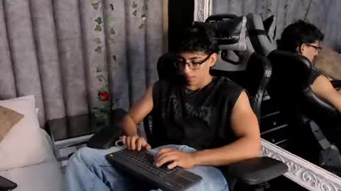 Snapshot of julianrouss chatting on 10, 7, 2026 Julian online show from 10, 7, 2026