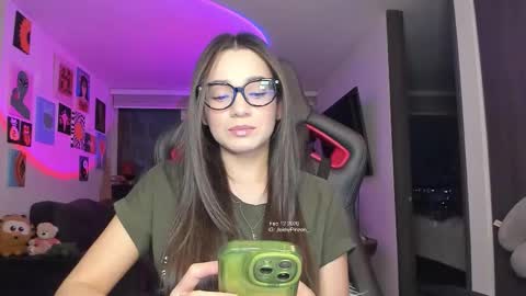 Jeimy Help me to reach 100 thumbs up online show from 13, 2, 2026