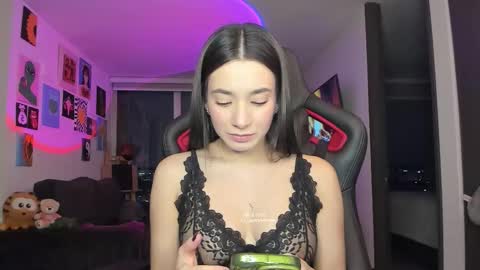 Jeimy Help me to reach 100 thumbs up online show from 6, 3, 2026