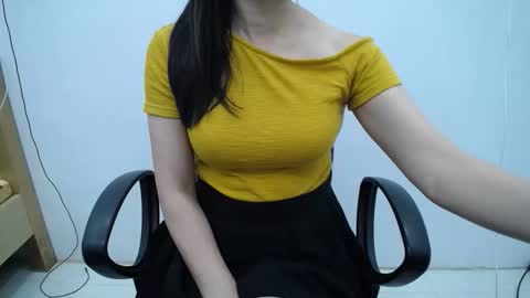 Snapshot of julie9x chatting on 3, 5, 2026 julie9x online show from 3, 5, 2026