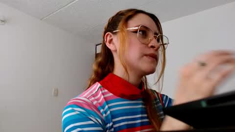 Snapshot of julie_autmn_ chatting on 3, 3, 2026 yules online show from 3, 3, 2026