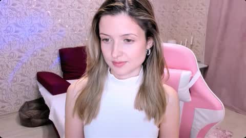 Snapshot of julie_flores chatting on 5, 1, 2025 Julie online show from 5, 1, 2025