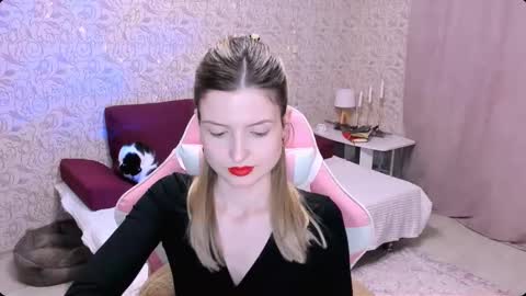 Snapshot of julie_flores chatting on 10, 1, 2025 Julie online show from 10, 1, 2025