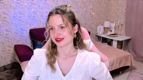 Snapshot of julie_flores chatting on 8, 3, 2025 Julie online show from 8, 3, 2025