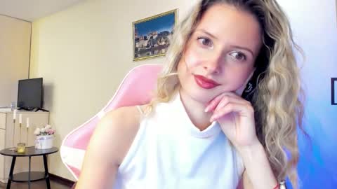 Snapshot of julie_flores chatting on 9, 10, 2025 Julie online show from 9, 10, 2025