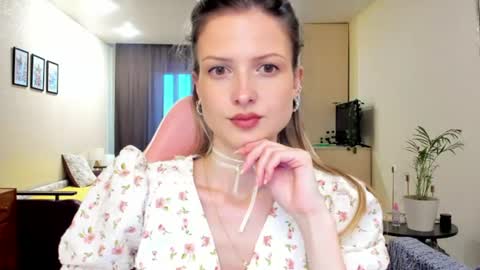 Snapshot of julie_flores chatting on 16, 6, 2026 Julie online show from 16, 6, 2026