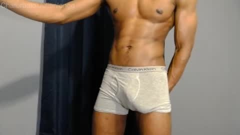 Snapshot of julienlongg chatting on 12, 5, 2026 Julien online show from 12, 5, 2026
