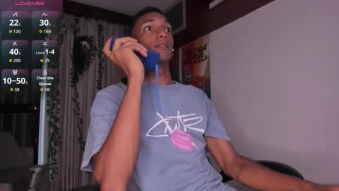 Snapshot of juliensaint_ chatting on 11, 5, 2026 Julien online show from 11, 5, 2026