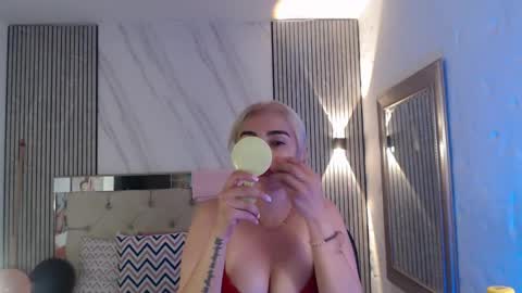Snapshot of julieta__fox_ chatting on 20, 5, 2026 julieta__fox_ online show from 20, 5, 2026