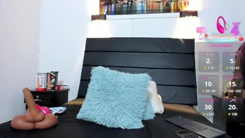 Snapshot of julieta_coopeer_ chatting on 22, 2, 2025 Julieta online show from 22, 2, 2025