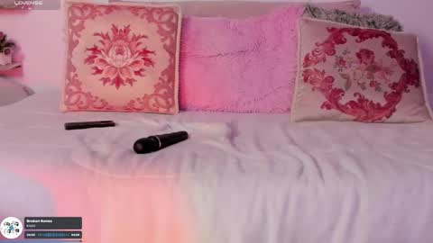 Juli  online show from 12, 3, 2025