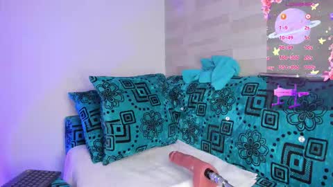 Mitchell  Independent model online show from 15, 2, 2026