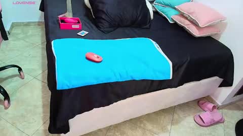 julieta_rose19 online show from 25, 2, 2026