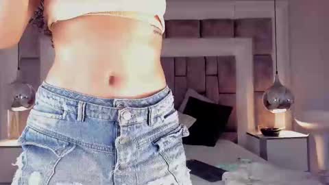 Hi guys It is a pleasure to have you here I am Julieta  online show from 22, 12, 2025