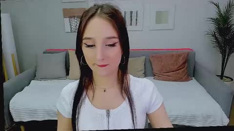Snapshot of juliettemonli chatting on 1, 5, 2026 juliettemonli online show from 1, 5, 2026