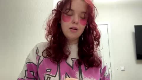 Snapshot of juliettesimich chatting on 31, 5, 2026 Lily online show from 31, 5, 2026
