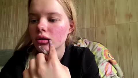 Snapshot of juligwartney chatting on 7, 7, 2026 Malin online show from 7, 7, 2026