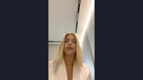 Snapshot of julissalehigh chatting on 18, 5, 2026 Bella online show from 18, 5, 2026