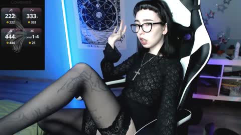 Baroness Von Cringe online show from 20, 12, 2024