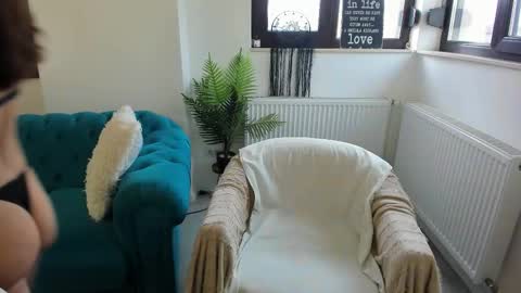 Julya online show from 10, 2, 2026