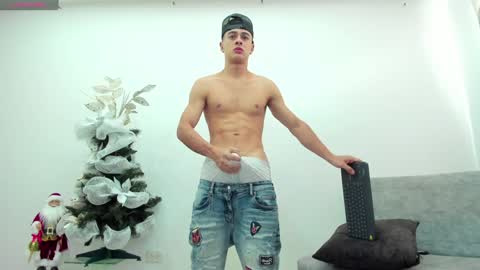 Snapshot of juniormorris_ chatting on 18, 12, 2024 Junior online show from 18, 12, 2024