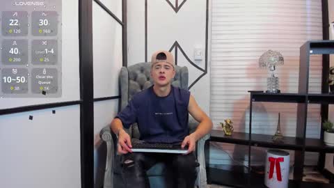 Snapshot of juniormorris_ chatting on 25, 10, 2025 Junior online show from 25, 10, 2025