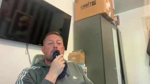 Snapshot of junky345 chatting on 19, 4, 2026 Junky online show from 19, 4, 2026
