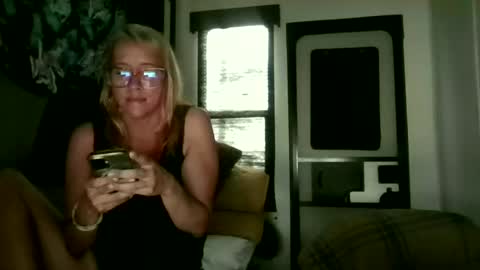 Snapshot of jussnobodybutme chatting on 12, 6, 2026 CamperGirl online show from 12, 6, 2026