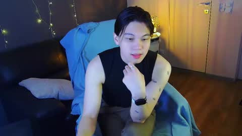 just_gay_ online show from 26, 2, 2025