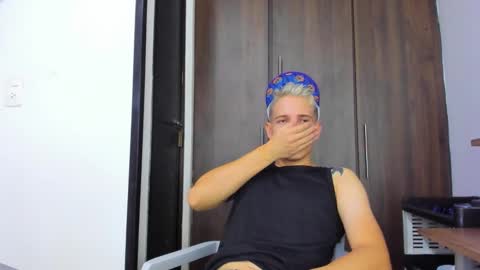 Snapshot of justin_biker chatting on 6, 11, 2025 justin_biker online show from 6, 11, 2025