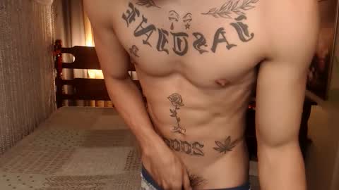 justine_hunk online show from 13, 2, 2026