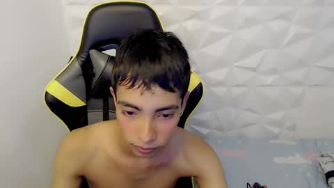 Snapshot of justinn_33 chatting on 10, 3, 2025 J U S T I N online show from 10, 3, 2025