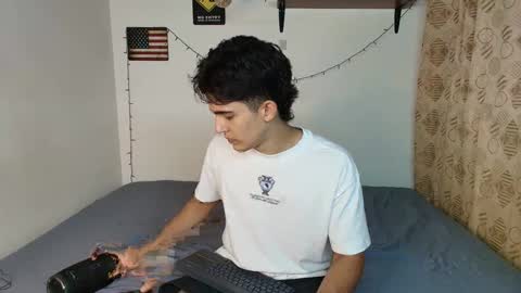 Snapshot of justinsinner1 chatting on 7, 2, 2025 justinsinner1 online show from 7, 2, 2025