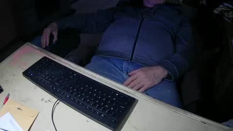 Snapshot of justme39057 chatting on 3, 10, 2025 Justme39057 online show from 3, 10, 2025