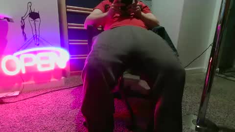 Snapshot of jwowzer69 chatting on 1, 2, 2025 Rock Peaches Last tipper gets surprise online show from 1, 2, 2025