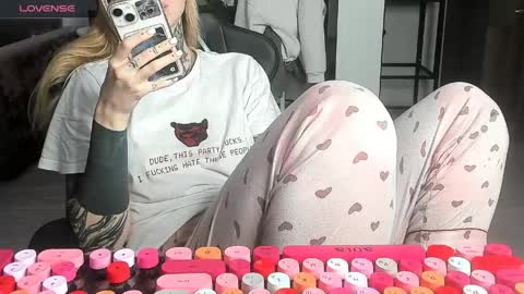 Snapshot of k_and_alice chatting on 21, 4, 2026 Alice online show from 21, 4, 2026
