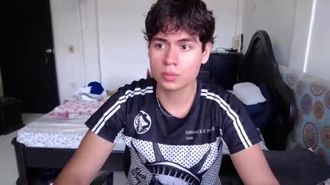 Snapshot of kafer_1022 chatting on 18, 12, 2025 kafer online show from 18, 12, 2025