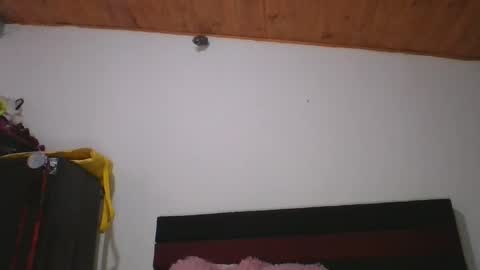 KAHELIINDEPENDENT MODEL online show from 7, 10, 2025