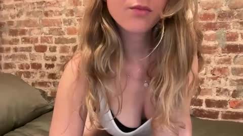 Snapshot of kaleyy22 chatting on 25, 4, 2026 kaleyy22 online show from 25, 4, 2026