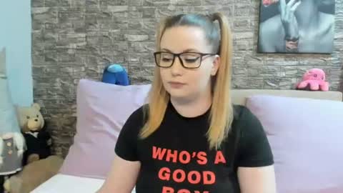 Snapshot of kalindahot chatting on 4, 7, 2026 kalindahot online show from 4, 7, 2026